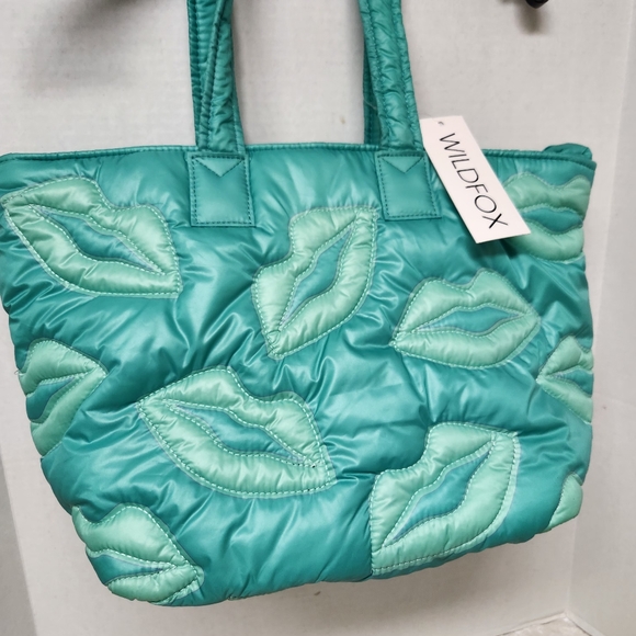 WILDFOX Lips Quilted Green Puffy Tote New - Picture 2 of 13